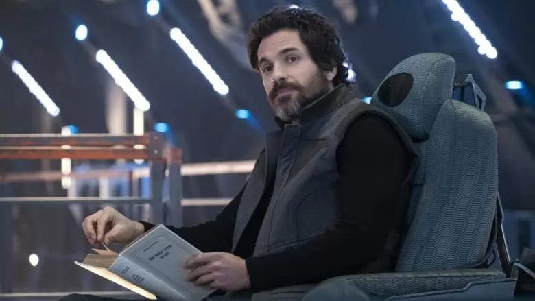 Santiago Cabrera